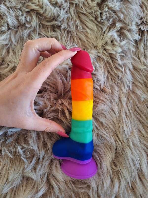 Why do they even produce these little dildos 🙄🙄