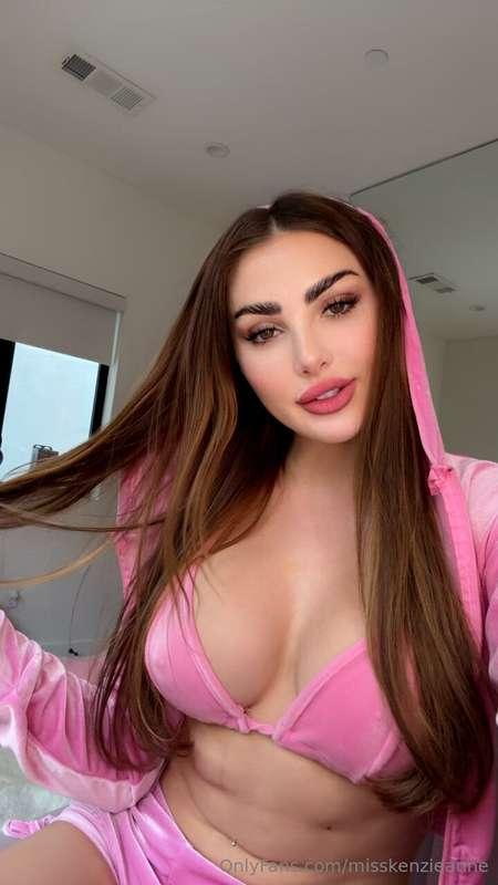 I'm feeling horny and slutty right now... wanna CUM with me?..