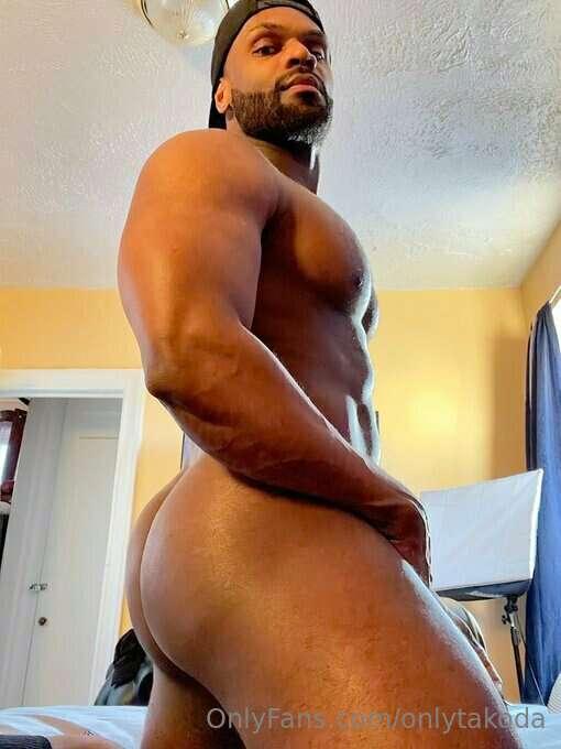 Ass photo dump.  Removed from Twitter.