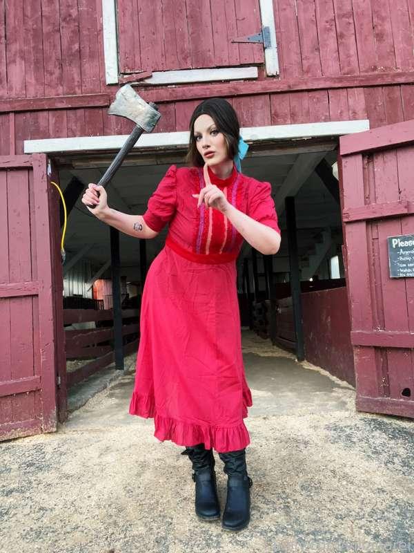 ⚠️ FAKE PROP ⚠️

I got to shoot my Pearl cosplay for Villaween yesterday at a local farm and I’m SO excited about the photos! 😍

Here’s some phone photos and behind the scenes photos with my new baby cow friend!!! 🥹

Stay tuned for the full set! 👀

#fyp #tallgirl #tall #cosplay #cosplayer #horror #dress #boots #altgirl