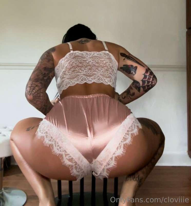 Want to see me twerk on the chair? 🫣