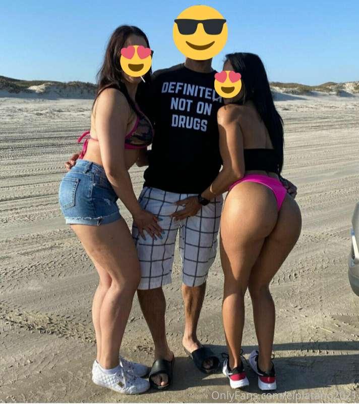 Never a dull moment with @sexydominicana & @sexymama2626
