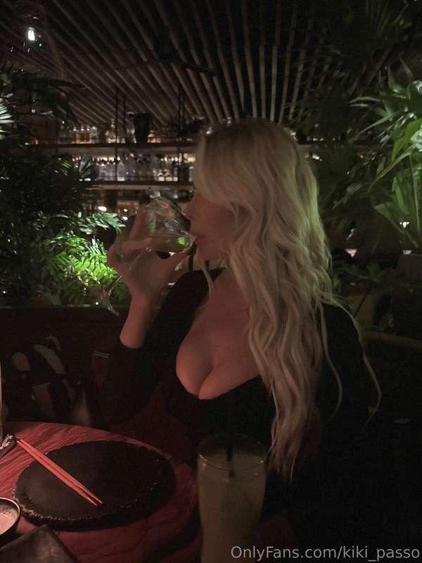 A little wine, a little late-night vibe… but the real treat?..