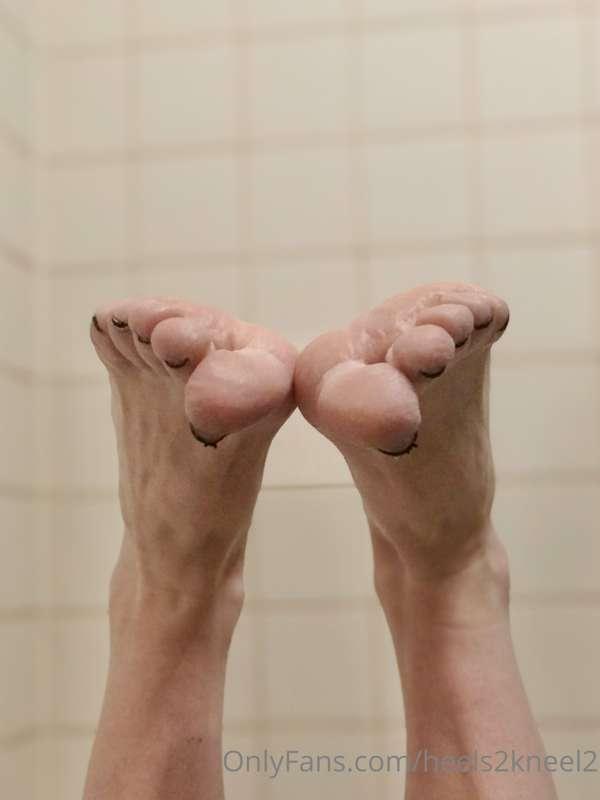 Pampered, dripping wet, wrinkly, and raised up in the air 💦