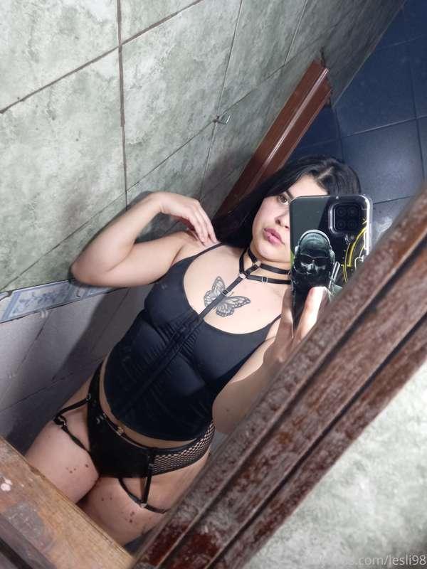 here a girl wanting to have fun 😈