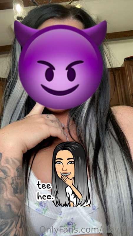 Goodmorning loves! Took 3 super sexy selfies this morning wi..