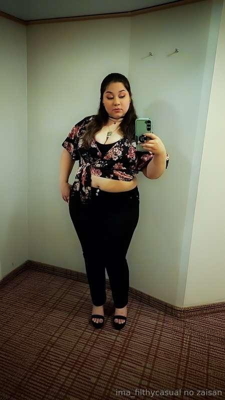 👚✨ Outfit check: do I look like someone who deserves dessert..