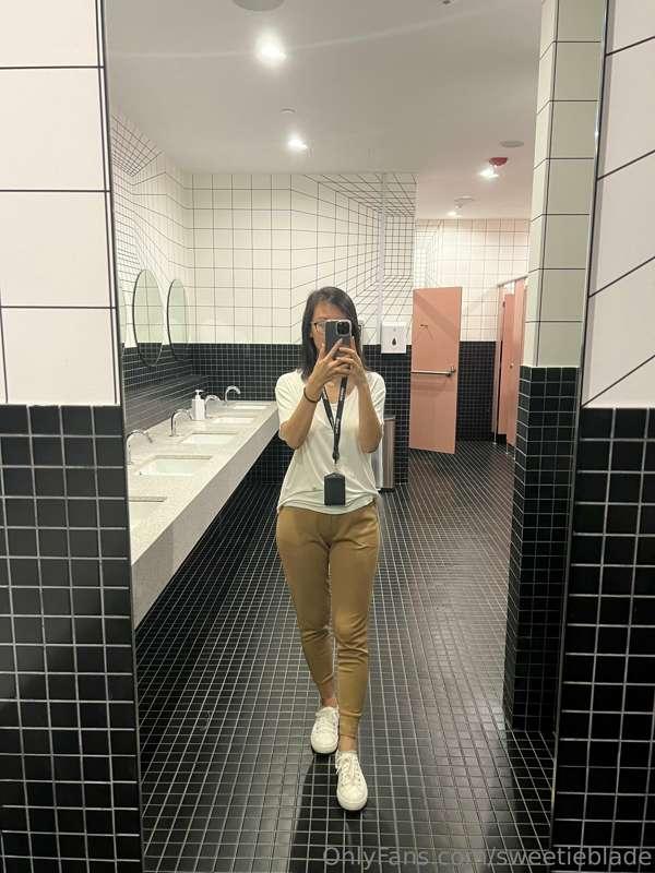 This week’s #OOTD:
- #Hollyhoque shirt & #Uniqlo joggers
- #..