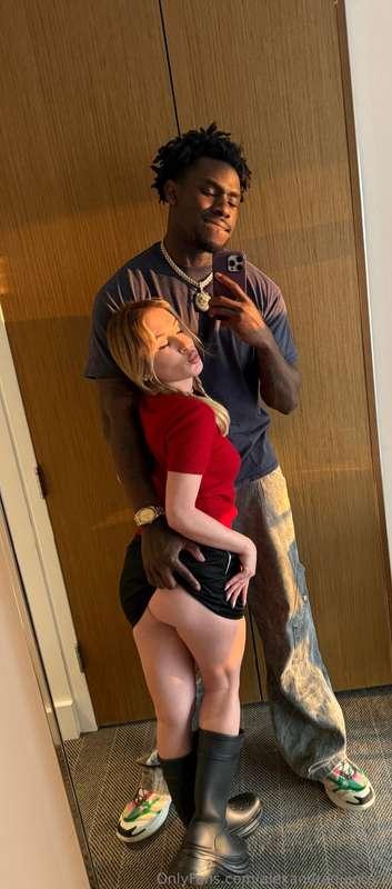 He’s sooo big next to me 😉 Wanna have brunch with us ?😉