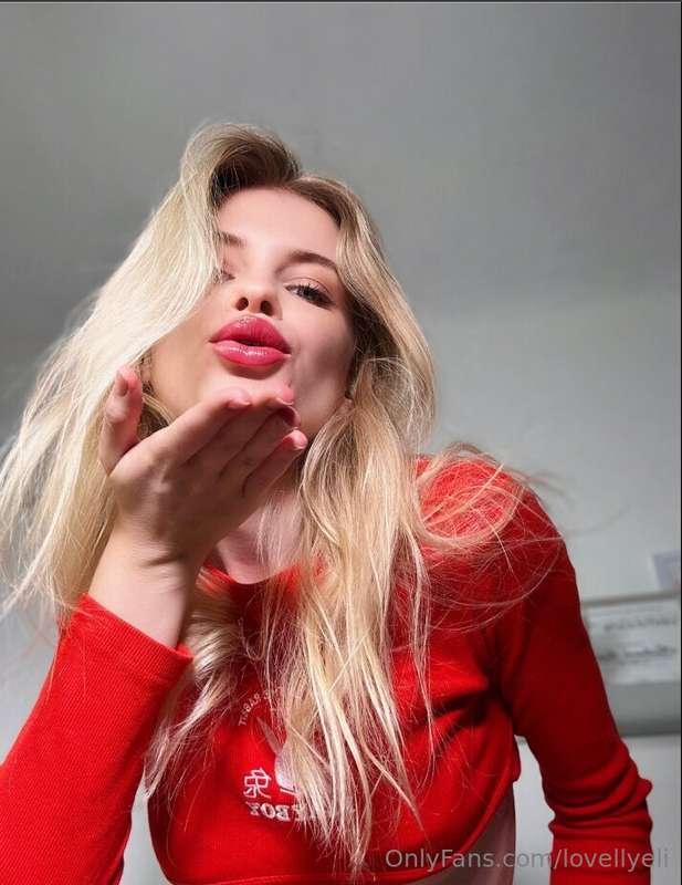 SUBSCRIBE @blondness She is waiting for youHi  @blondness   ..