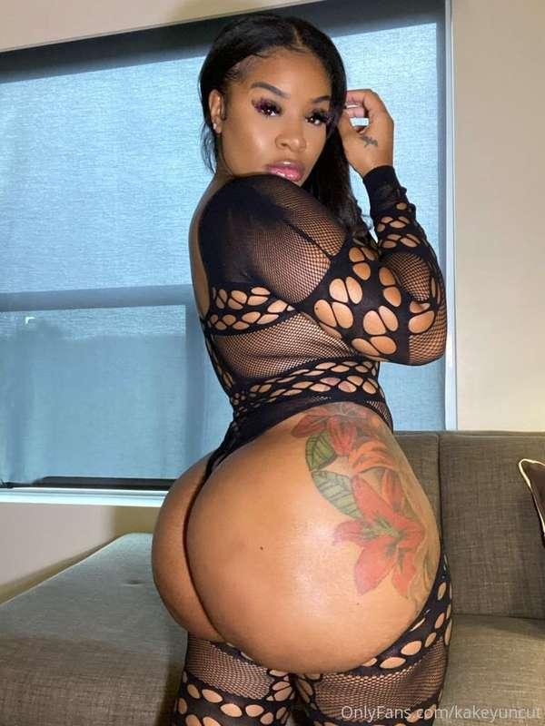 What do you guys think about hair on women ? DM me if that t..