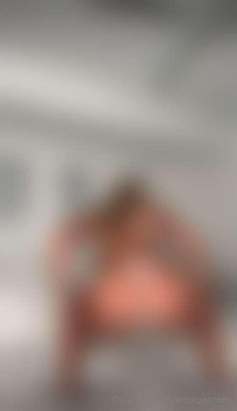 My body is craving some attention, wanna watch me as I pleas..