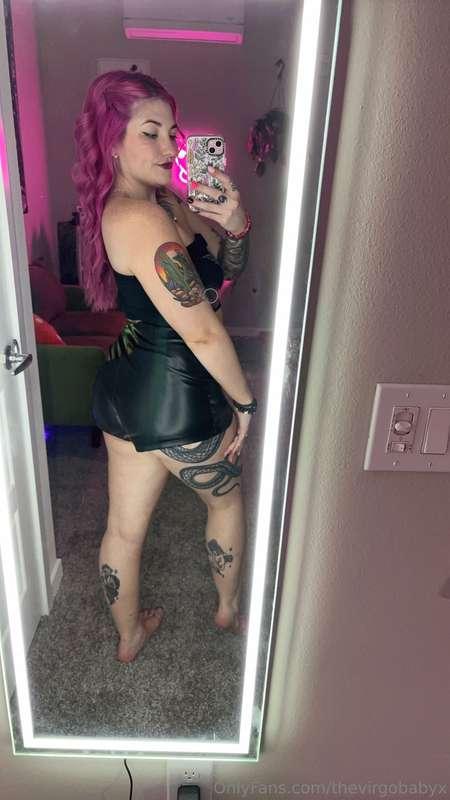 be a good boy 😈🖤and i will give you the treat you are cravin..