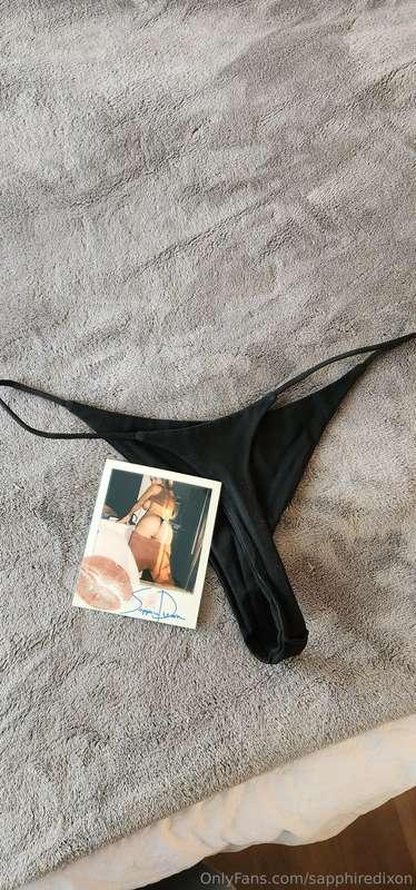 Did you all know I sell panties and worn clothing? 😜 $100 fo..