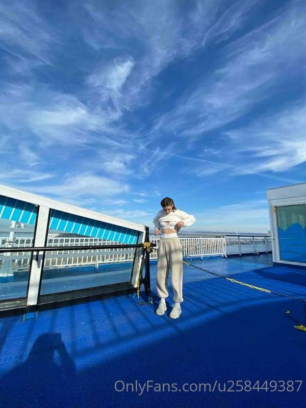 leona_corona image #1