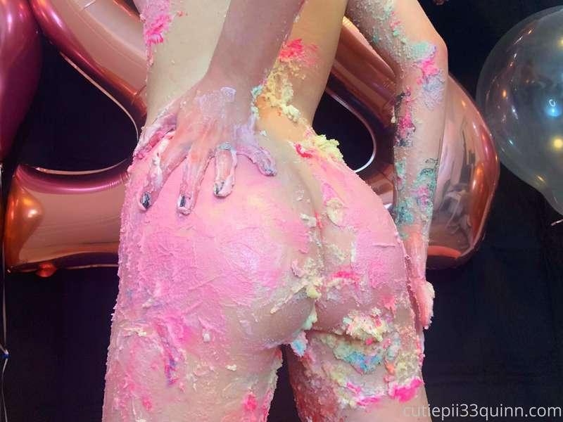 It's my birthday and I'll smash my cake with my booty if I w..