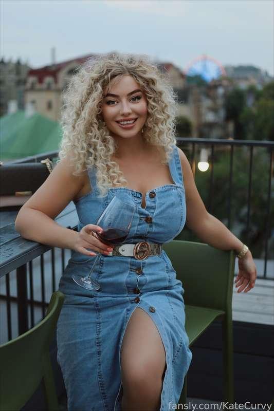 Hello everyone, my dears 🥰 Today I was once again complimented that curls really suit me😻 and I do them so rarely 🤭 I would like to hear your opinion, how do I feel better with straight hair or curls? 😋🙈💕
#cute #tiny #student #young #selfie #foryou #daily  #strong #muscels #leggings  #nipples #smallnipples #topless #pawg #assworship  #barefeet #fishing #fist #eatpussy #flash  #bigbutt #curves #bigbelly #miniature #catwoman #domgirl #undies #string #bra #thong #lace