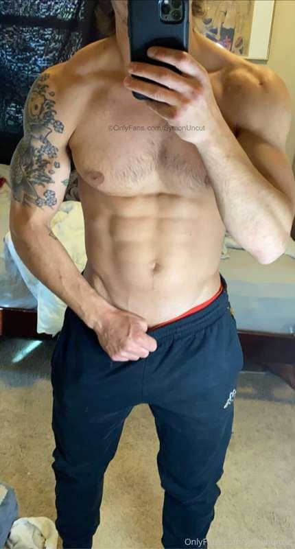 Play with my muscles and my cock