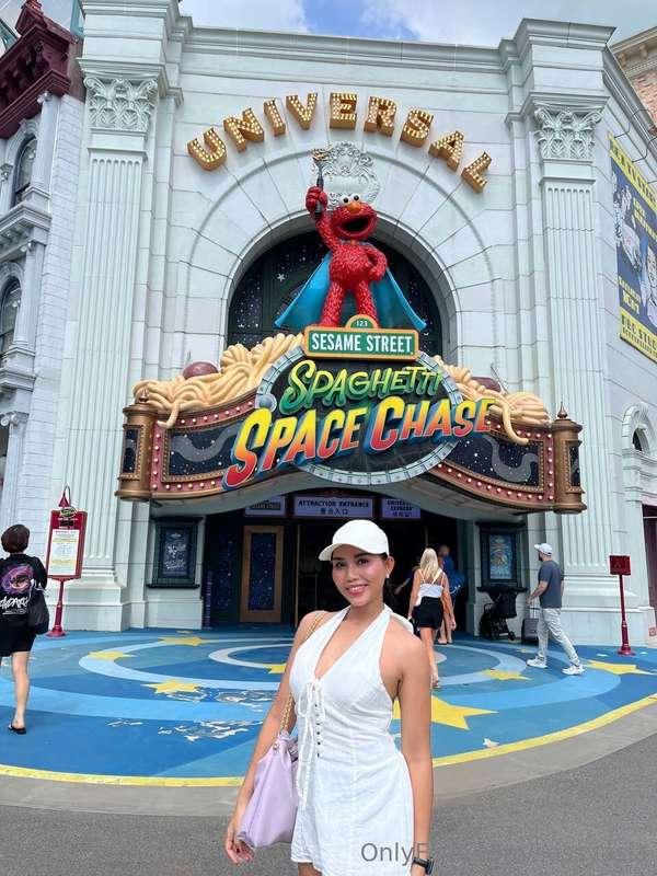 take me back to universal please 😏