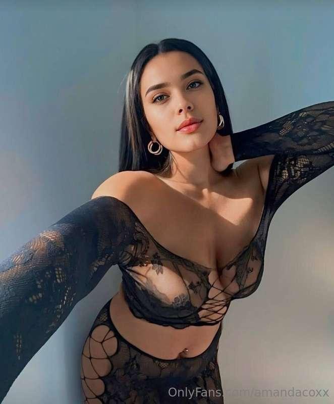 This @dolly_inna is very horny loves to show off her charms ..