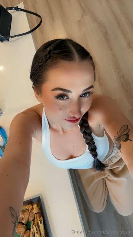 Fuck me, date me or marry me? Choose one. 😈