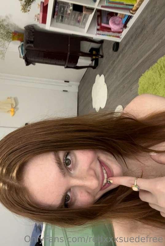 Super sexy video cleaning the cream off of my 7” dildo & str..