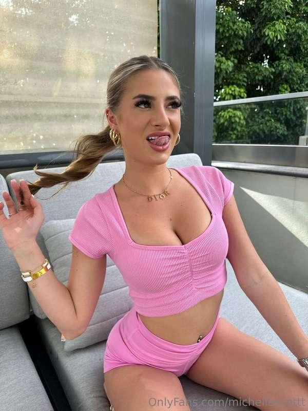 Tell me I’m yours while you ruin me 😇