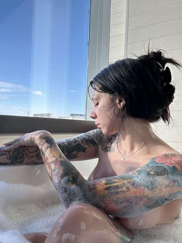 Good morning from Vegas! enjoying this lovely bath, I had an..