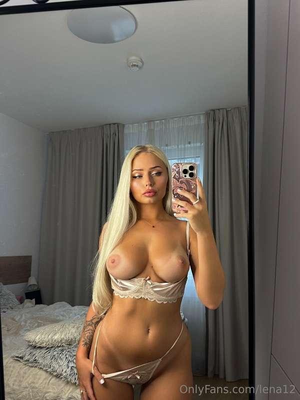 love making your day a little hotter 🔥💋