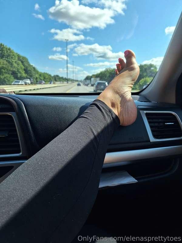 elenasprettytoes image #3