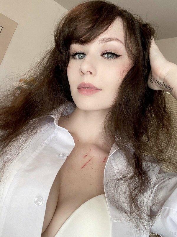 Messy hair ?

Been a bit busy but I have new cosplay pics to..