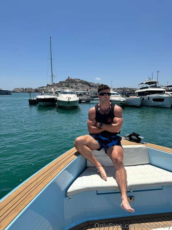 Boat day in Ibiza 🌊 Hmu with what your Saturday plans are 🤙 ..