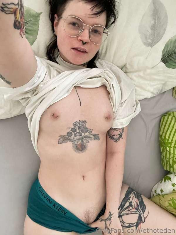 I hope you're up for eating tomboy pussy