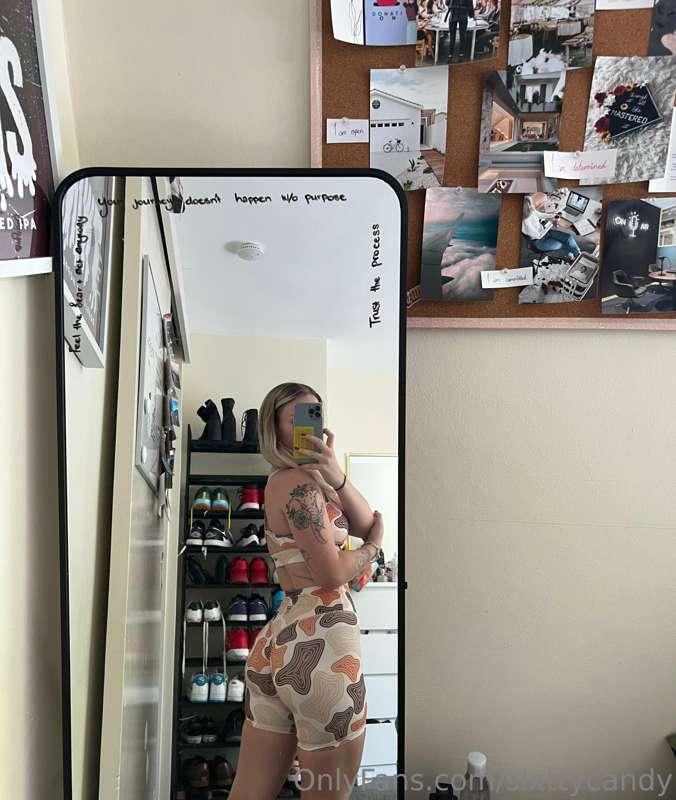 new gym clothes got me feeling some type of way 🥵 

making c..