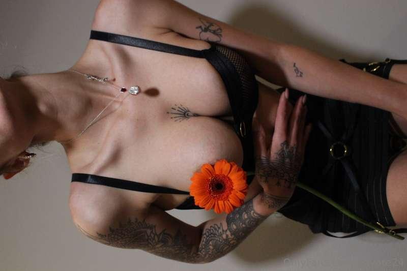 Should I move that flower away? 😪