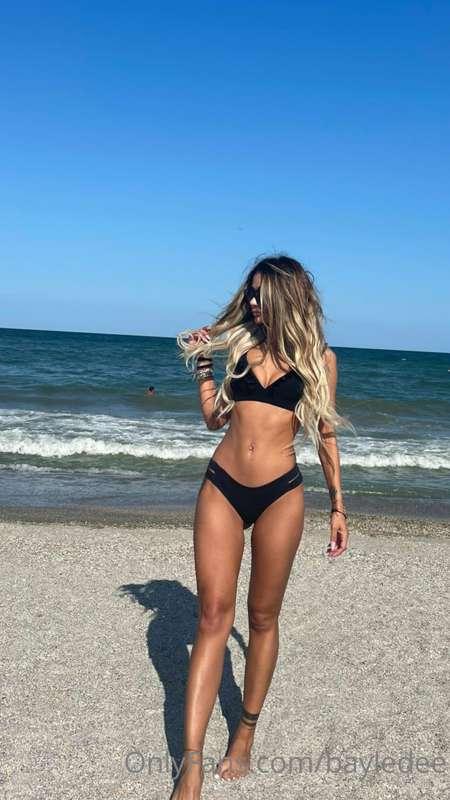 I love when Sun is kissing my skin!! ❤ But I would love you ..