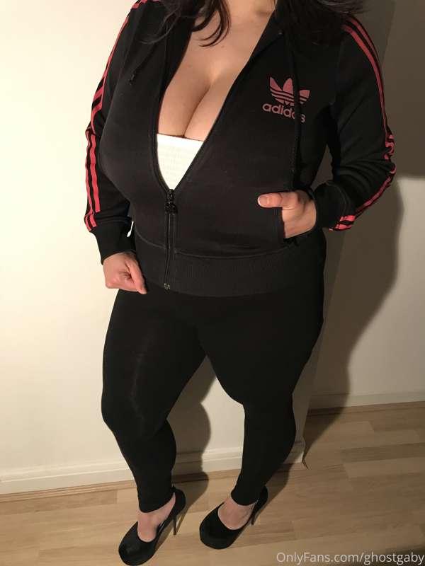 Hey guys, what do you think, with heels or without ?