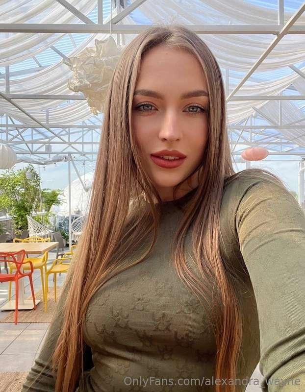 🍽 Where do you love to have lunch — cozy cafes, sunny terrac..