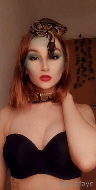 I bet I can make you rock hard 🐍😈