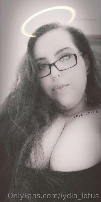 Can I pull off the sweet innocent angel look?

⭐Don't forget..