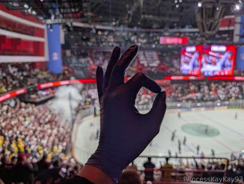 Back home! Would you dare to wear gloves in front of 12.500 ..