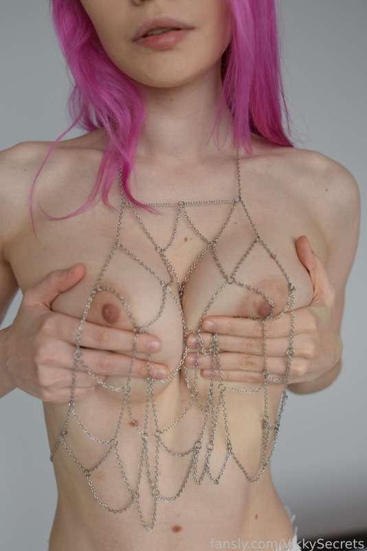vikkysecrets image #0