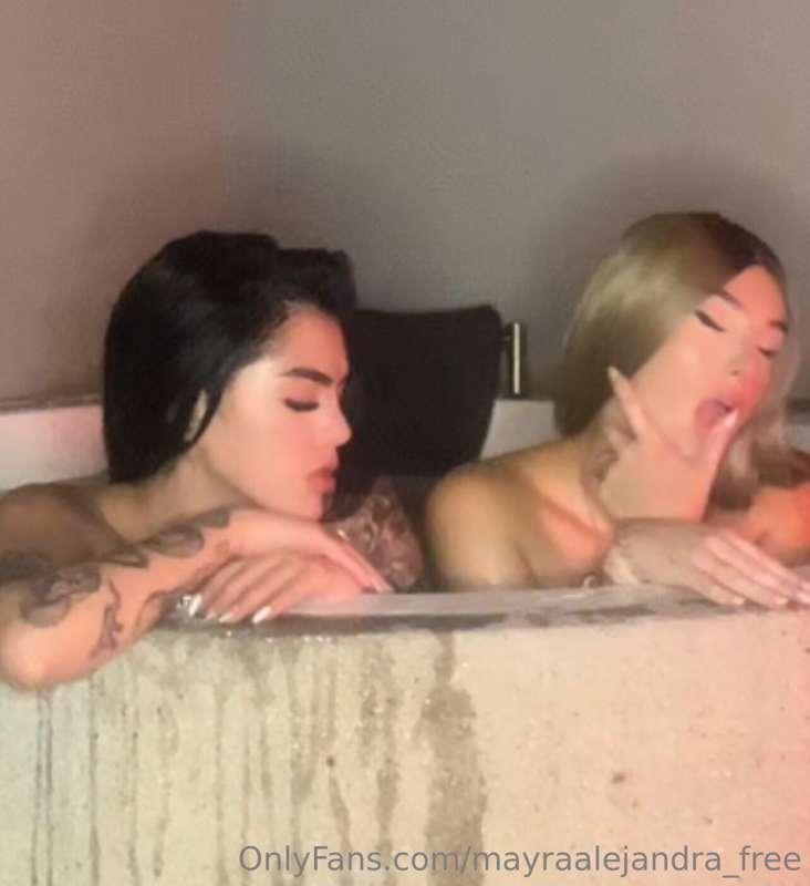 Mira que rico todo lo
Que hicimos en el jacuzzy 😈🫣💦✂️🖖
Ve ya..