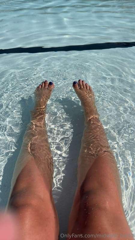In desperate need of a pedicure