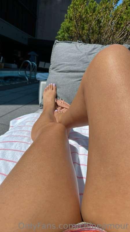 Ready for you to oil up my legs 😏