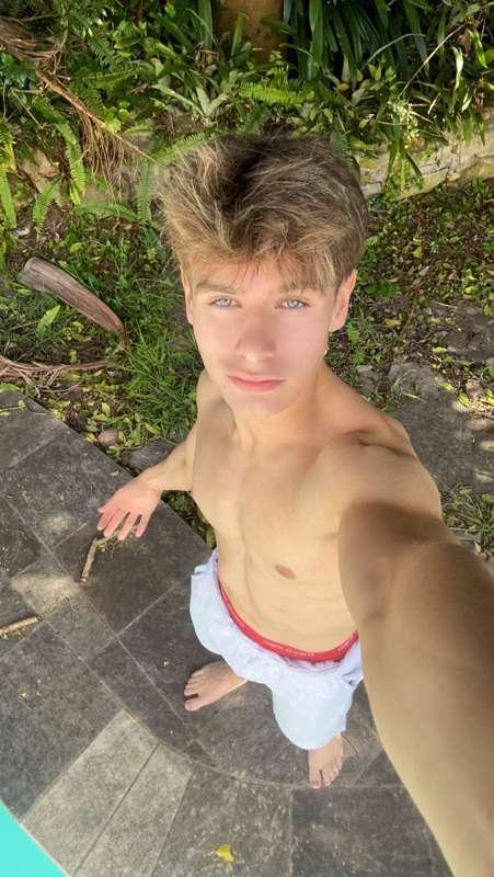 cum suck me 😜😜