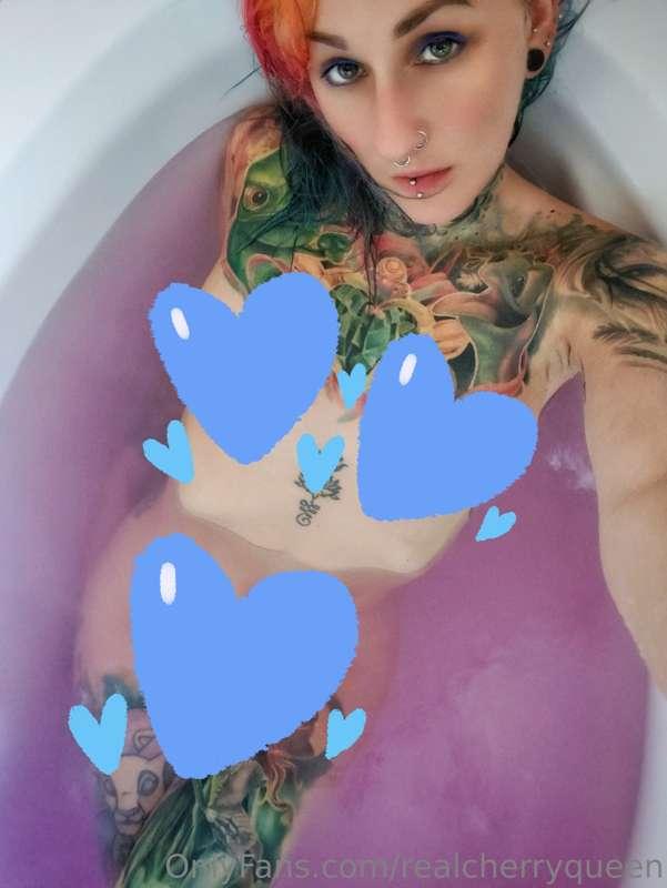 Gettin wet in my bathtub... Wanna join for some fun with my ..