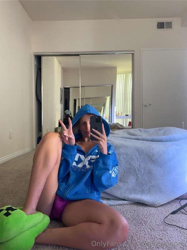 Would you be able to make me cum 🤭? If so DM me how hehe