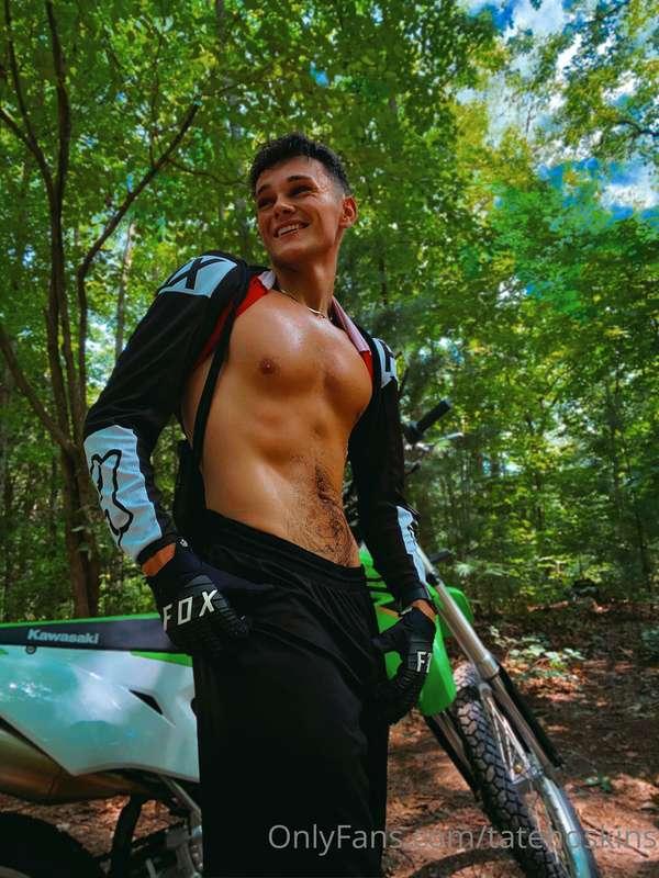 dirtbike jack off video 😈 photos tomorrow and the video this..