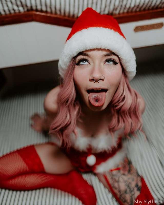 Just wishing it was your cum on my tongue for an early Chris..